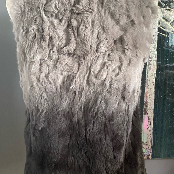 NWT Dolce Cabo Two-Tone Rabbit Fur Vest size small - Picture 6 of 9